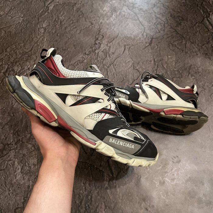 Balenciaga track