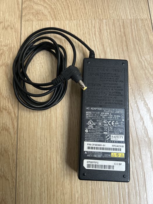 Carregador fujitsu