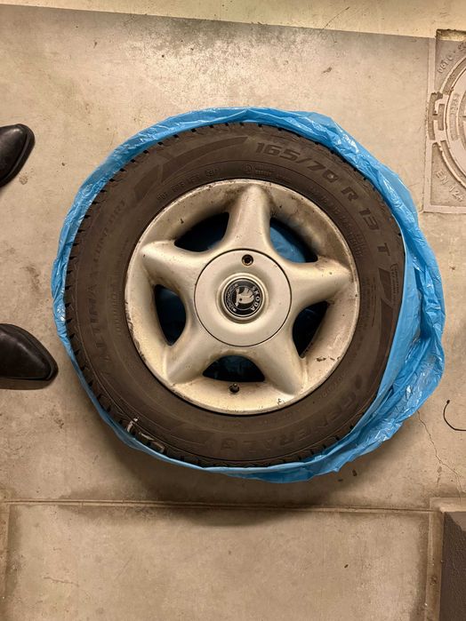 Felgi aluminiowe 13" Skoda Felicia + Opony letnie + Śruby