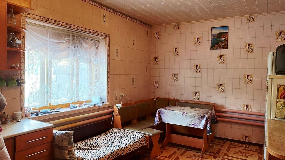 Добротний будинок у селі Тернова — простір, затишок і родючі землі!