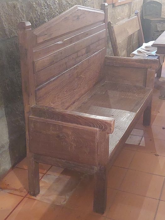 Banco rústico com costas