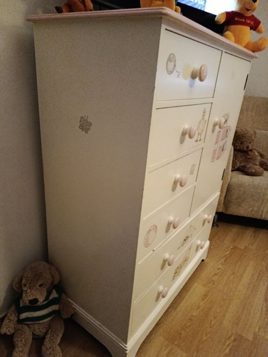 Cómoda pintada a mão