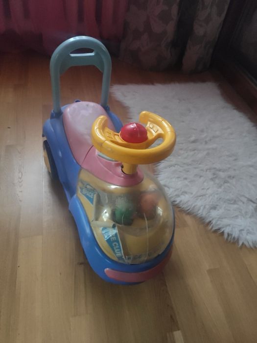 Машинка ,толокар ,каталка.