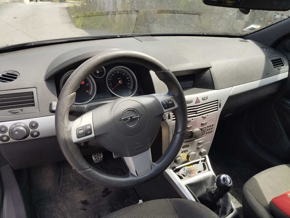 Opel astra Gtc 2007