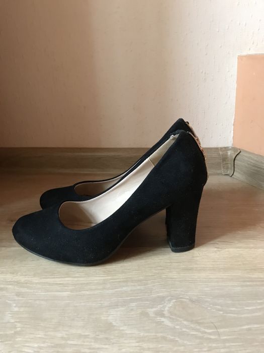 Туфлі/ Підбори