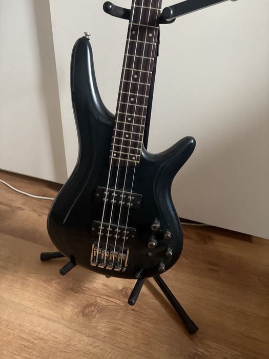 Ibanez SR300E – bas elektryczny, bardzo dobry stan + pokrowiec