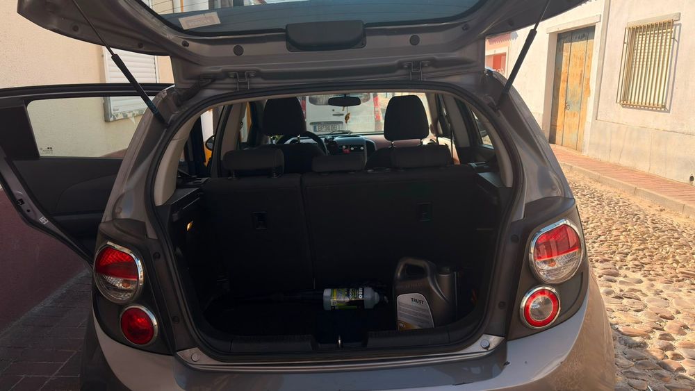 Vende-se automóvel – Preço negociável