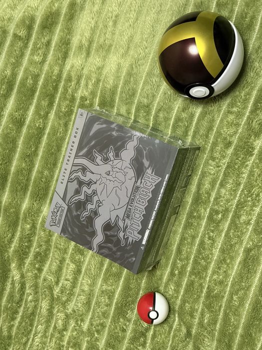 Pokemon TCG: Pitch Black Elite Trainer Box