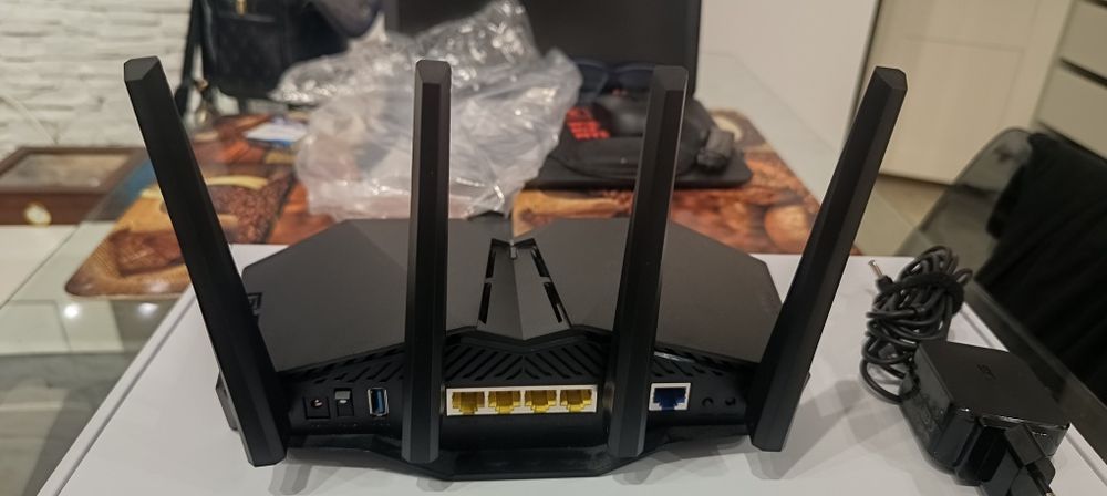 Router Asus RTAX82U