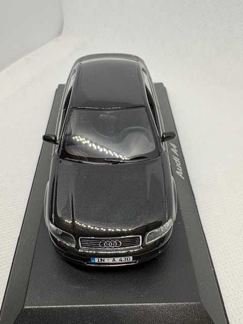 1/43 Audi A4 Minichamps edycja dealerska