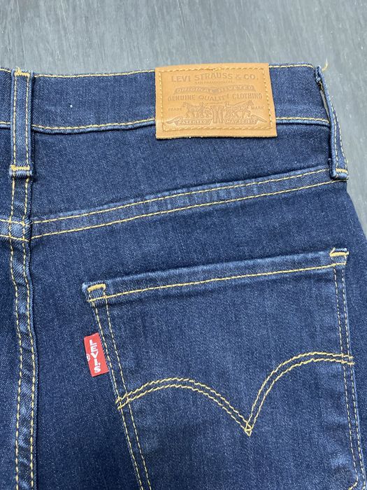 Jean Levi’s Mulher 720 High Rise Super Skinny Marrina W26 L30