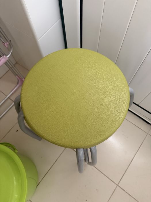 Bancos verdes e inox (3)