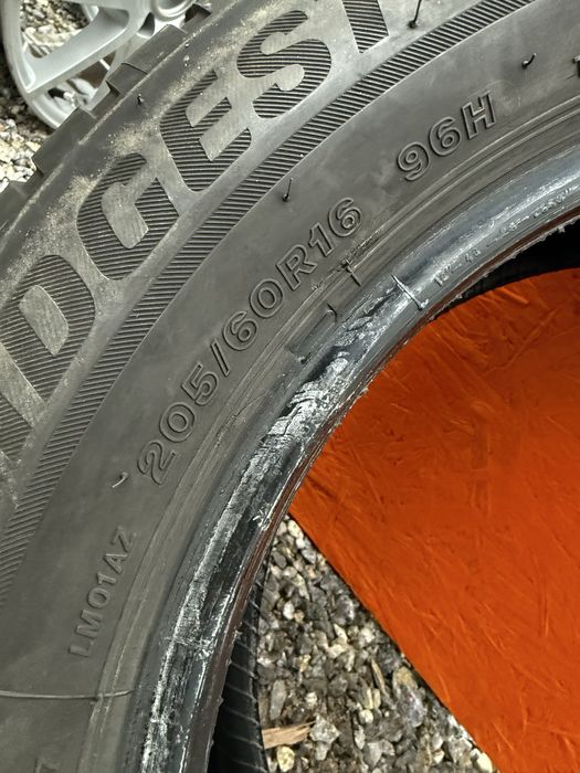 Шини резина R16 205.60 bridgestone комплект