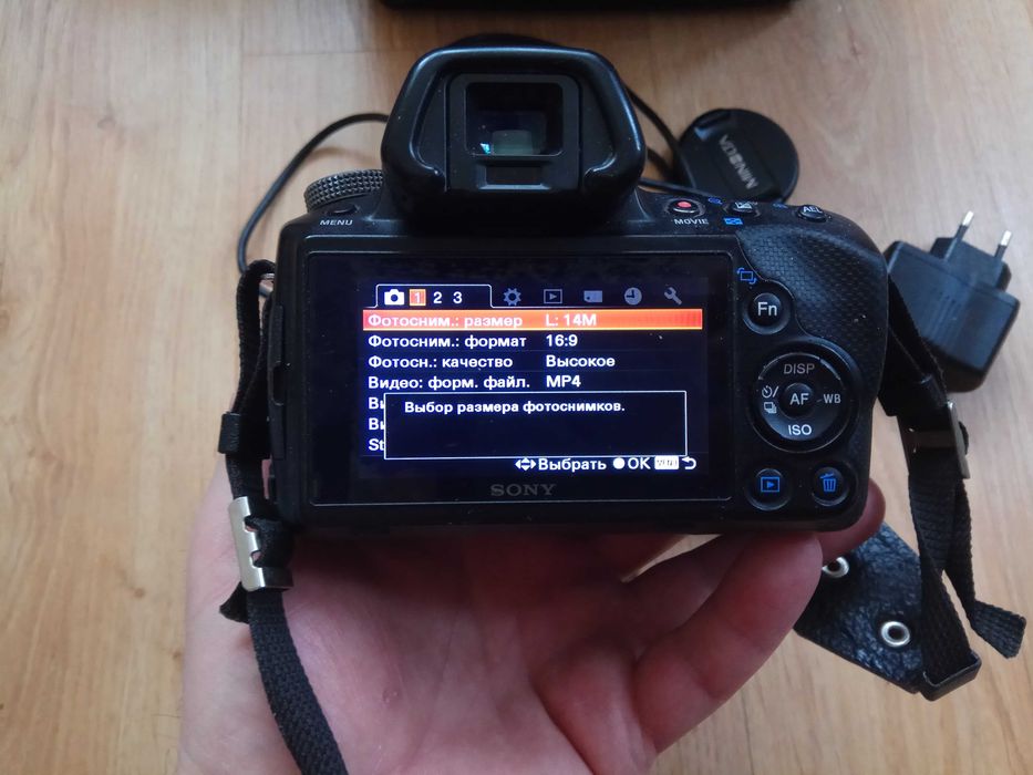 Якісна цифрова дзеркальна камера Sony Alpha SLT-A35 об'єктив 18-70mm