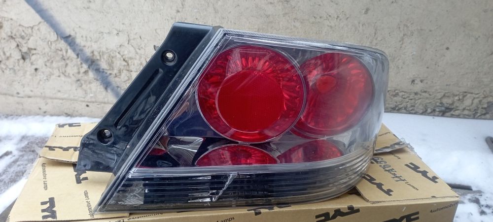 Продам на lancer 9 задний правий фонарь