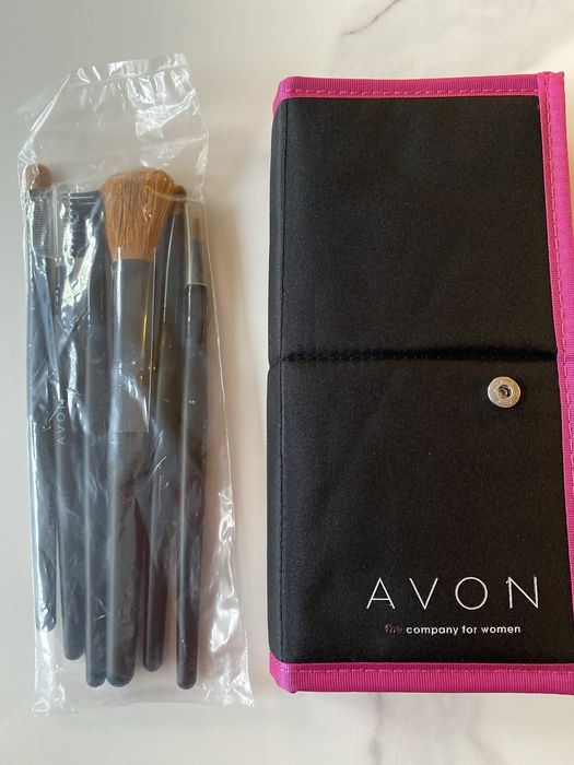Zestaw 6 pedzli w etiu od Avon