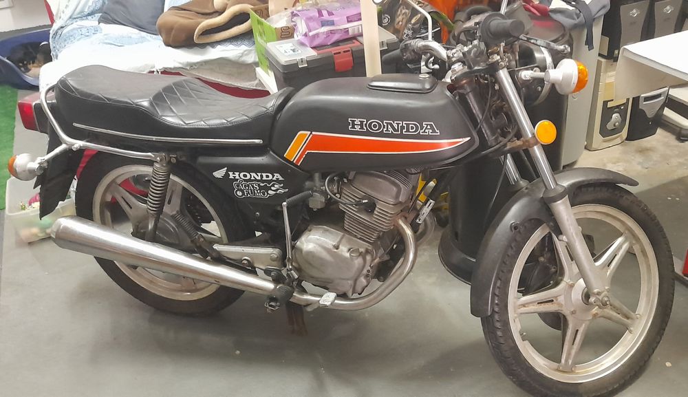 Honda CB 125 twin