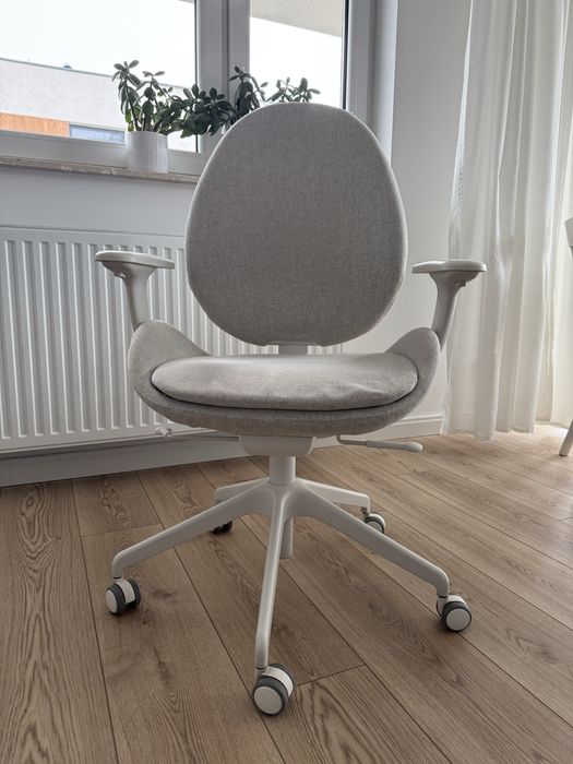 Krzesło biurowe Hattefjäll Ikea beżowe