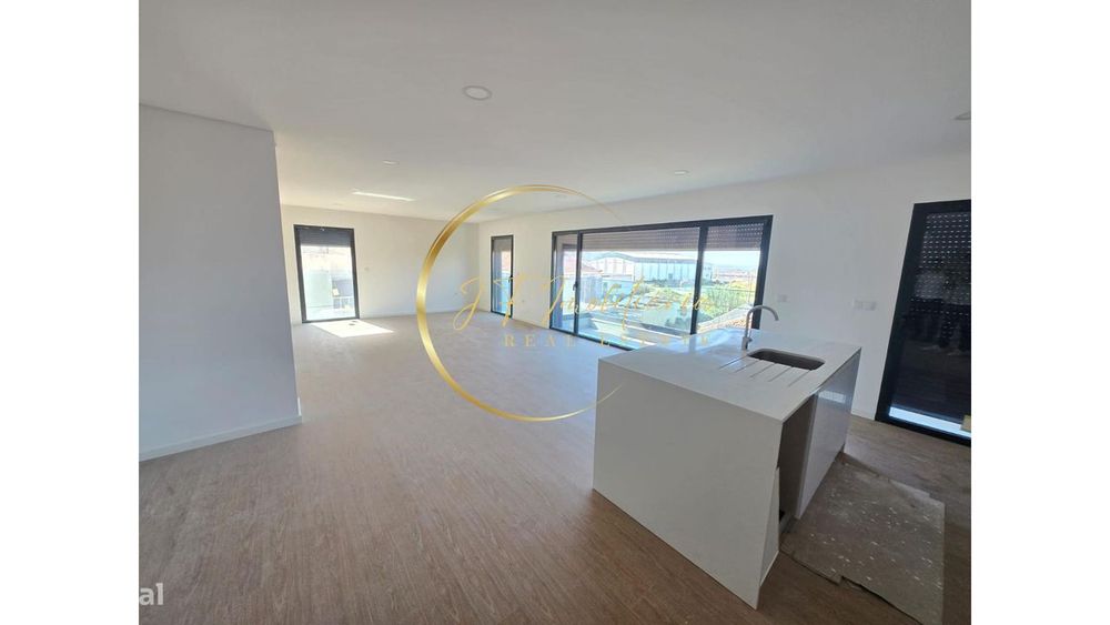 Apartamento T3 DUPLEX em Esgueira