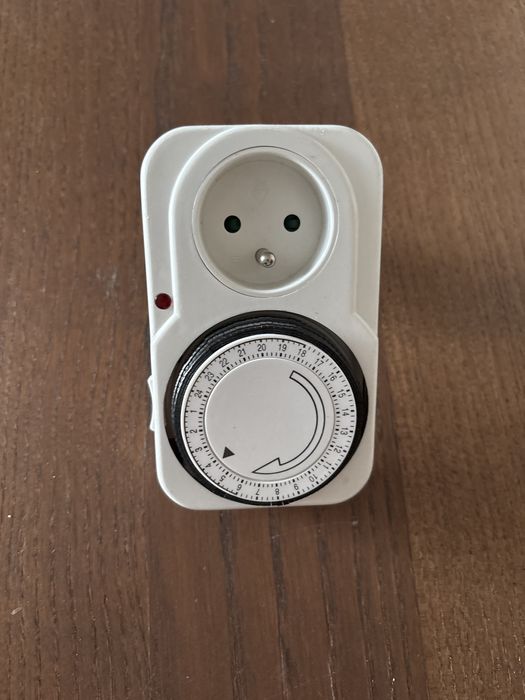 2x Programator czasowy TANDA do wnętrz z uziemieniem biały