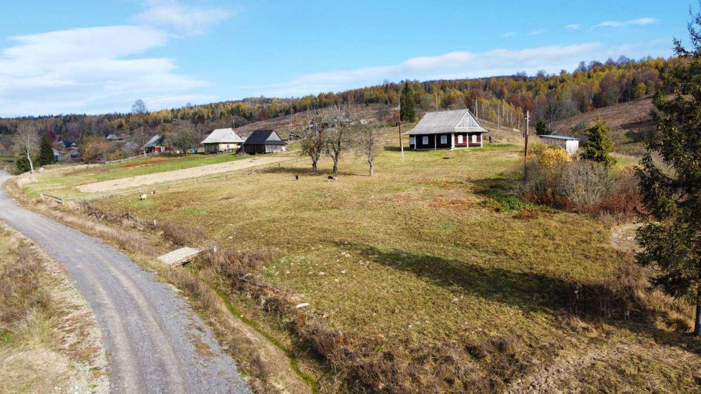 Ділянка з будинком в Карпатах Красне, до Плаю (Plai) 20км, Звенів 20км