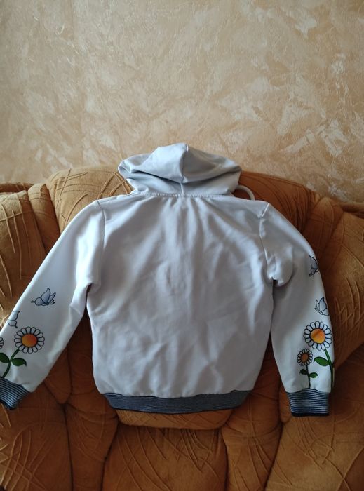 Детская кофта с капюшоном.