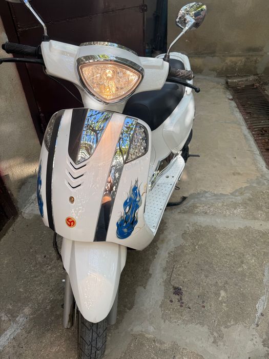 Скутер Yiben 125