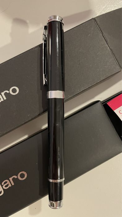 Caneta rollerball ungaro