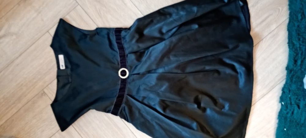 Zestaw ubrań dla dziewczynki  128-134