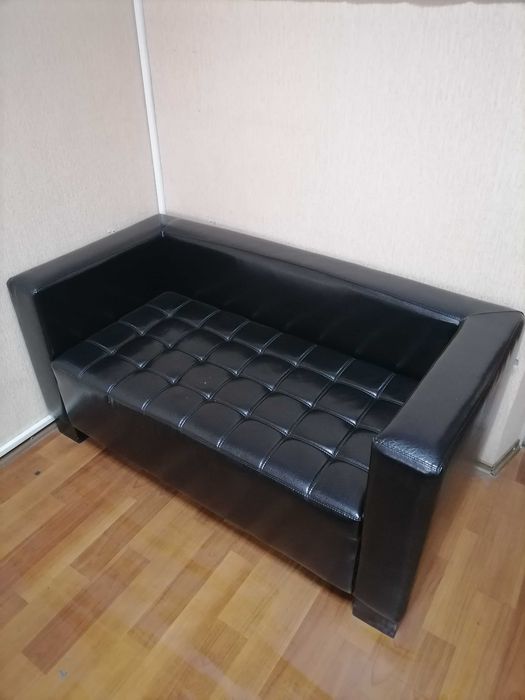 Продам офисный диван
