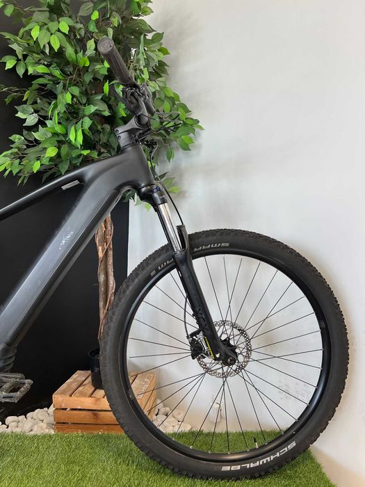 Rower elektryczny CUBE REACTION HYBRID ONE 800 rozmiar L