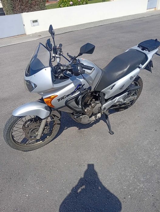 Honda Transalp 650 em muito bom estado