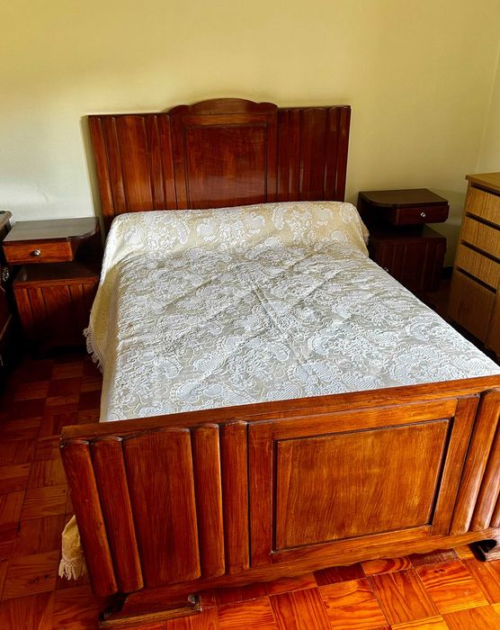 Quarto Completo em Madeira Maciça