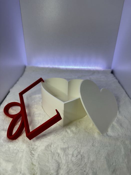 Подарунки дівчині на день закоханих.