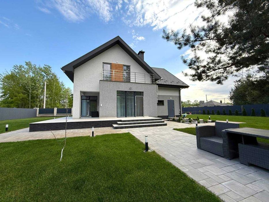Оренда просторого 2-поверхового будинку біля лісу та річки — 180 м², євроремонт, баня, гараж