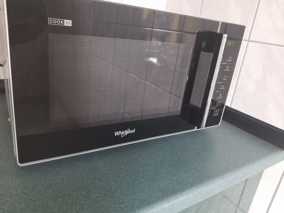 Mikrofala Whirlpool