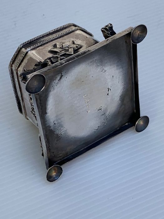 Caixa antiga , Judaica para ervas aromáticas , Séc. 19