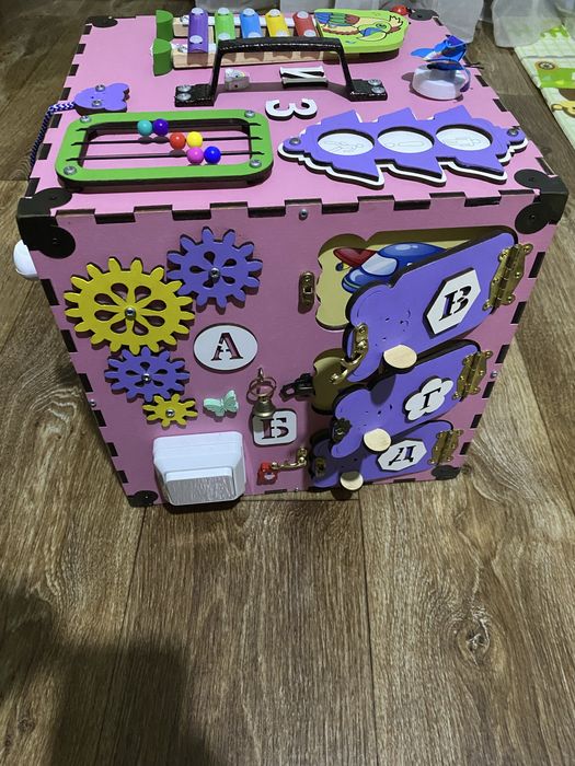 Бізі куб та Ходунки