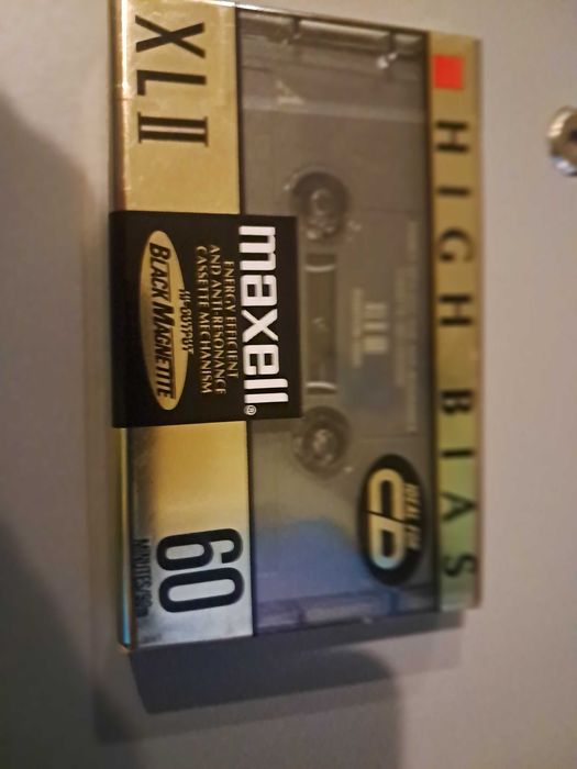 Аудіокасета maxell  tdk basf