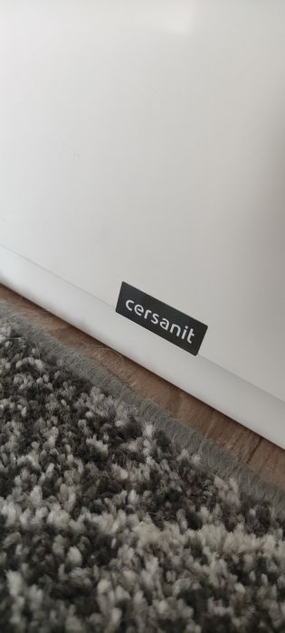 Sprzedam szafkę wisząca łazienkową firmy Cersanit