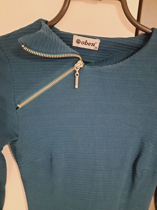 36 elegancka sukienka turkusowa midi