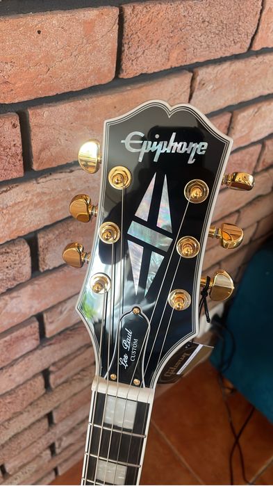 Gitata epiphone custom inspired by gibson