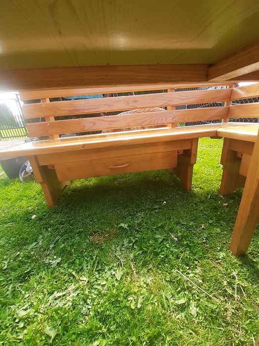 Naroznik debowy  stol i taborety