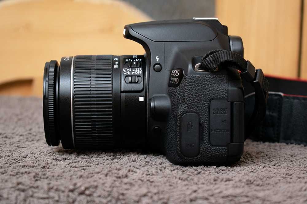 Canon EOS 700D - Дзеркальний фотоапарат +об’єктив +сумка +карточка