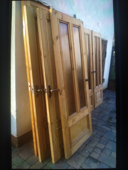 Двері міжкімнатні дерев'яні з коробками та лиштвою