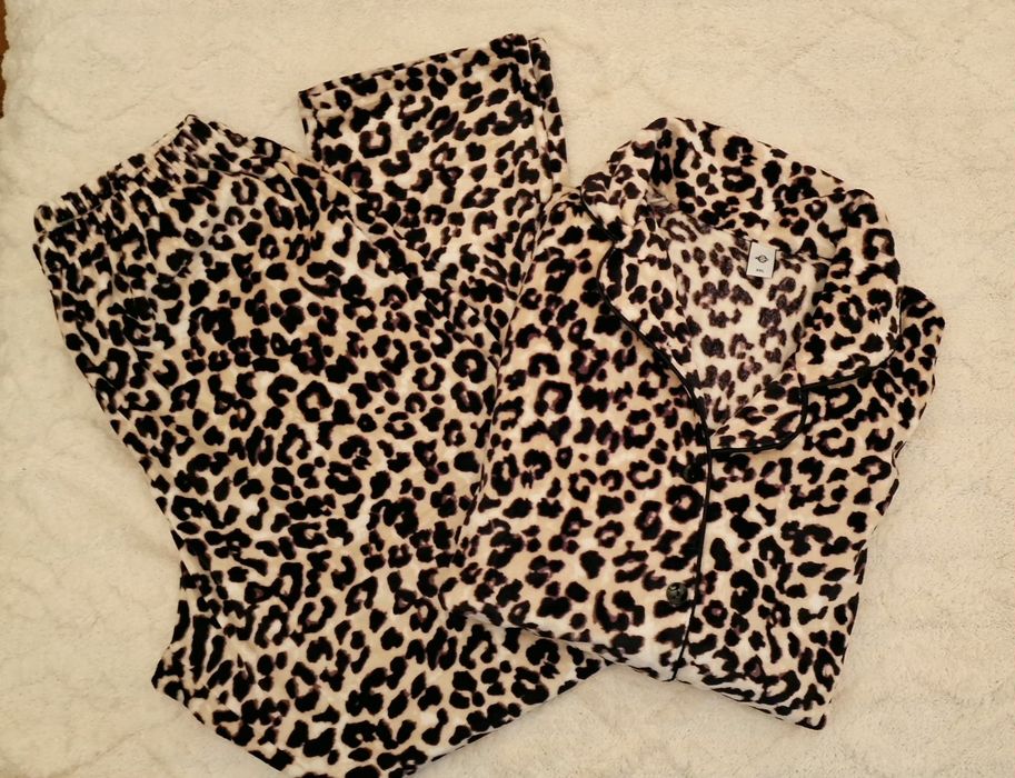 Pijama Polar Mulher Padrão Leopardo NOVO (XXL - Veste Pequeno)