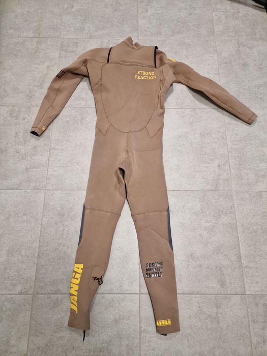 Fato Janga medio large