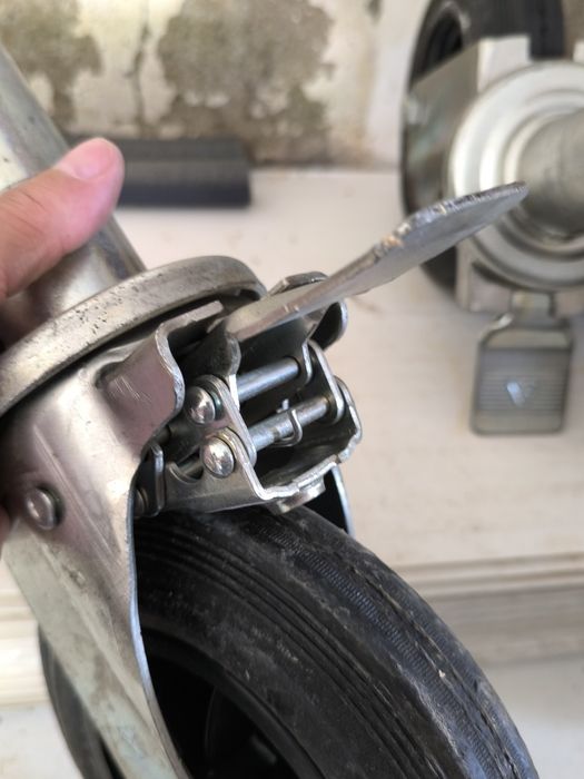 Rodas de andaime com travão