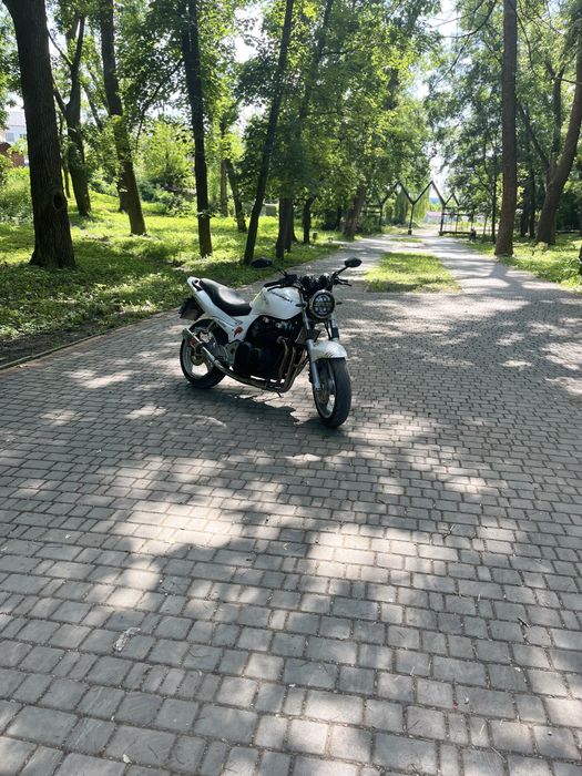 Продам кавасакі zr750f