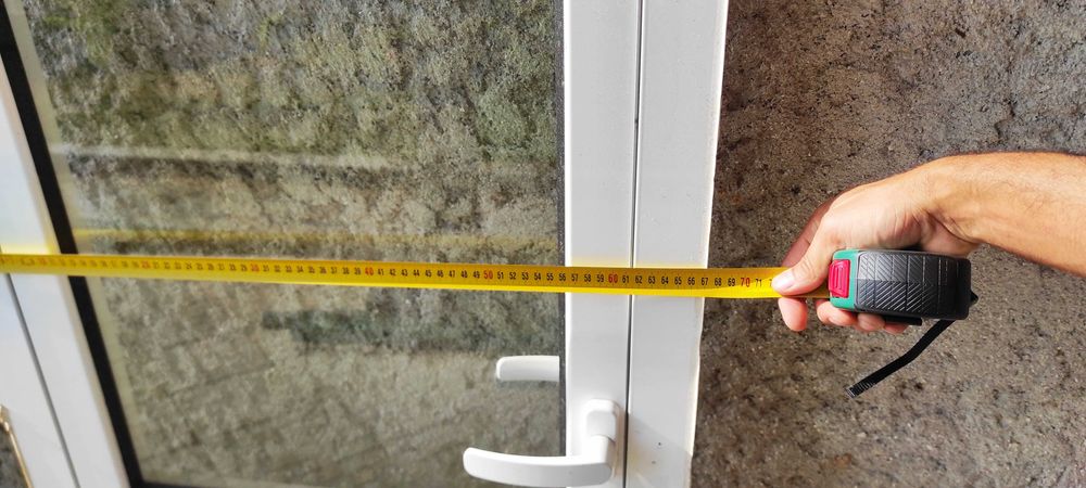 Porta em Alumínio Branco, com Vidro transparente  190*67